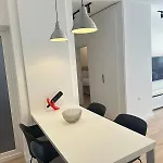 Regina's Modern Two-bedroom In Center Skopje