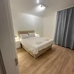 Regina's Modern Two-bedroom In Center Apartament *