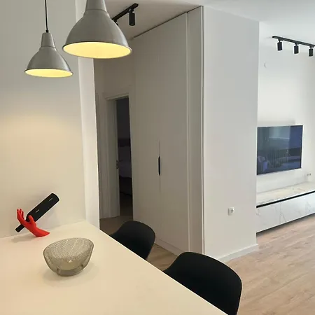 Regina's Modern Two-bedroom In Center
