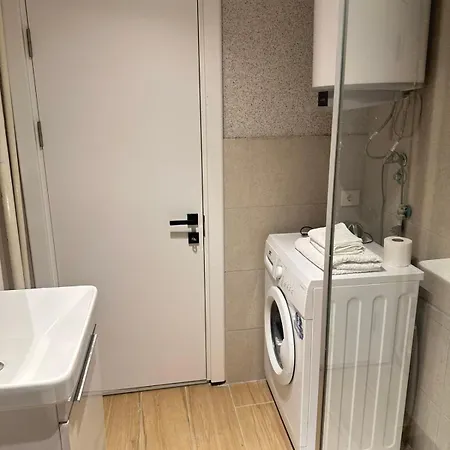 Apartment Regina's Modern Two-bedroom In Center