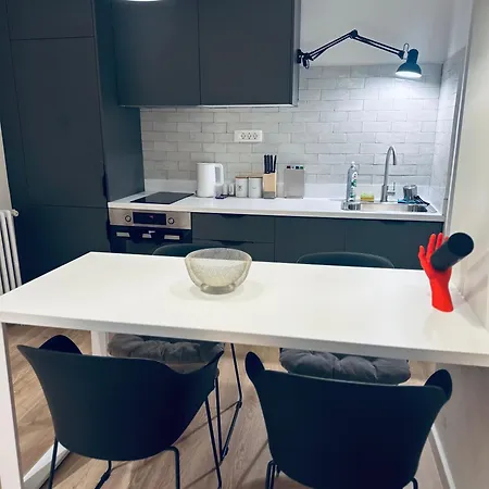 Regina's Modern Two-bedroom In Center