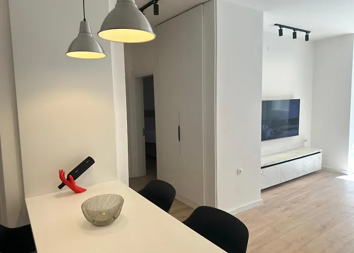 Regina's Modern Two-bedroom In Center