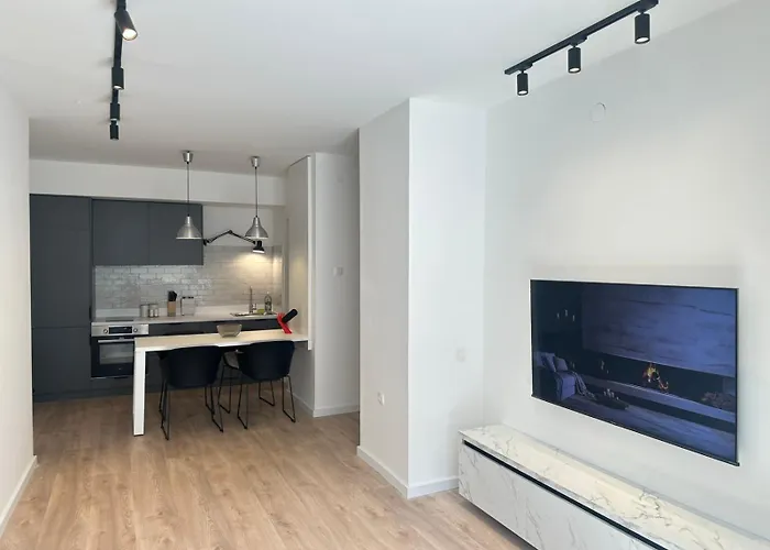 Regina's Modern Two-bedroom In Center Appartement *