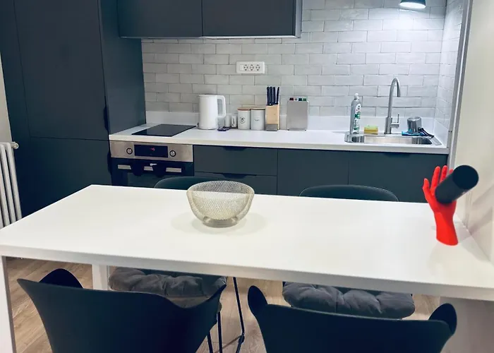 Regina's Modern Two-bedroom In Center