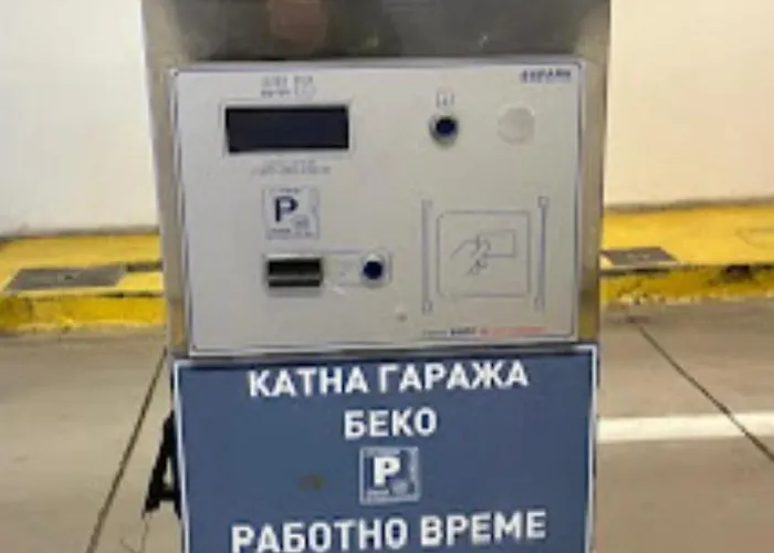 Apartment Regina's Modern Two-bedroom In Center *